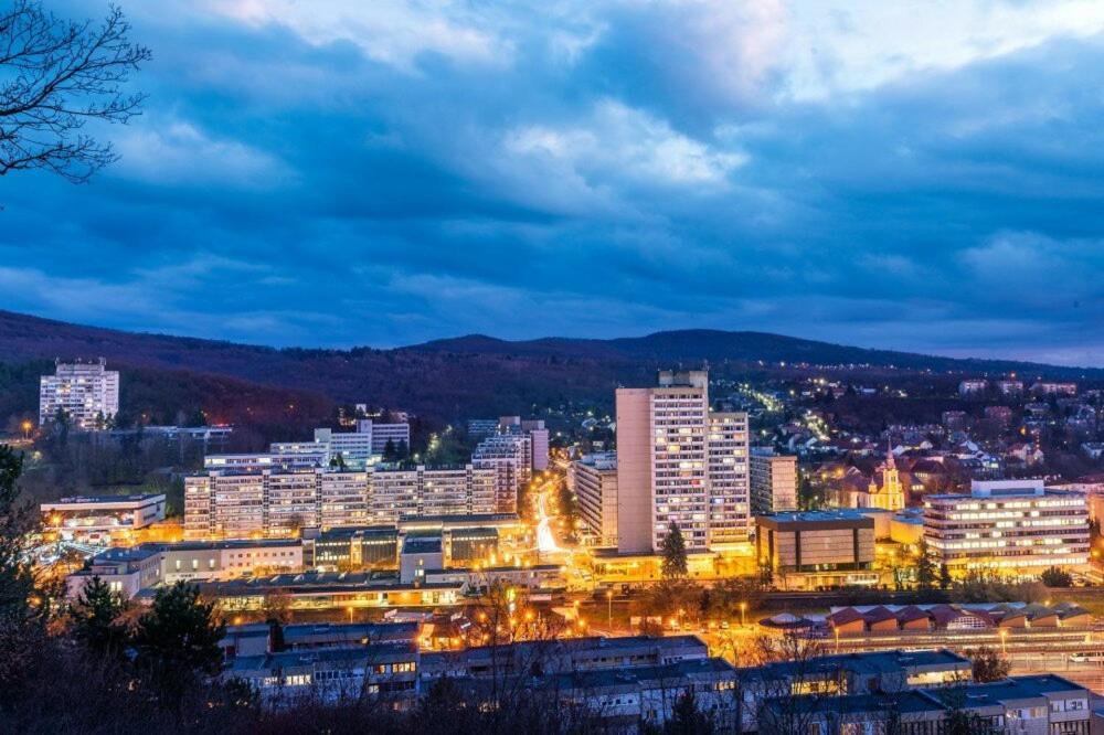 Central Apartman Salgótarján Kültér fotó